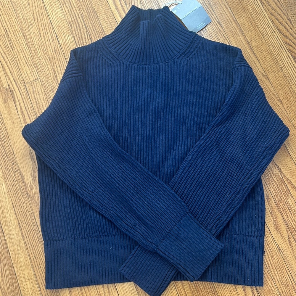 Everlane navy cotton ribbed mock turtleneck sweater. NWT